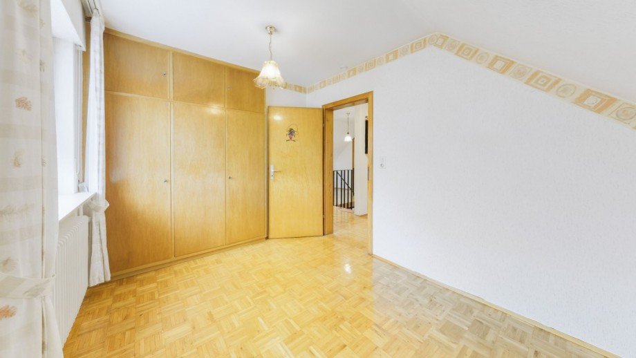 DG Schlafzimmer 3 Einfamilienhaus Oestrich-Winkel