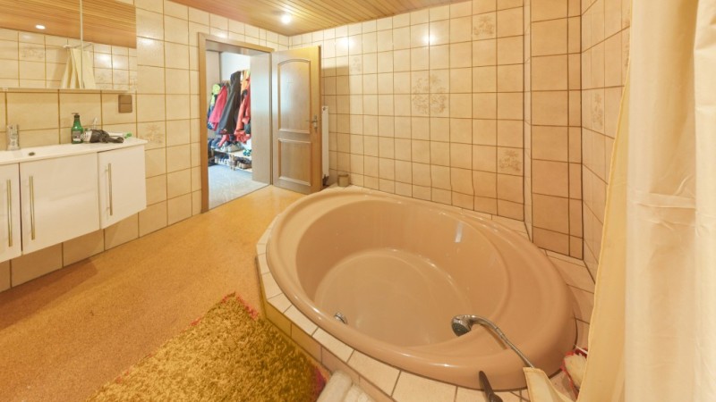 1.OG Bad Zweifamilienhaus Lorch