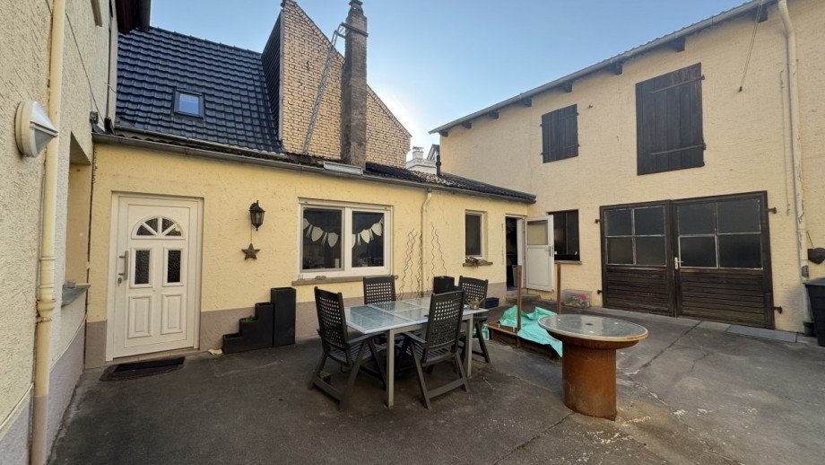 Ansicht Mittelbau Zweifamilienhaus Eltville am Rhein