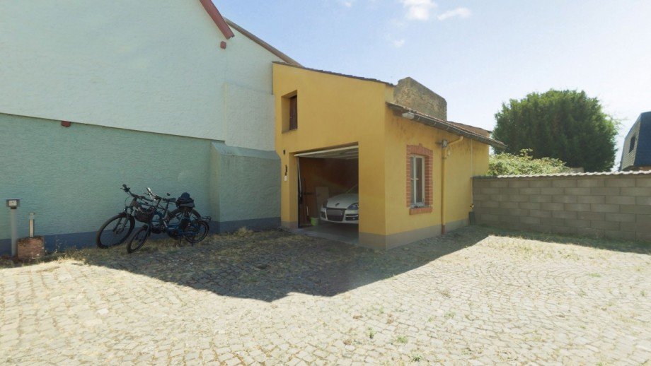 Innenhof Halle / Lager / Produktion Oestrich-Winkel