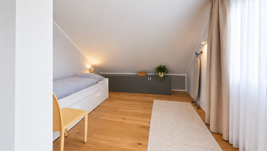 Schlafzimmer 2 Einfamilienhaus Geisenheim