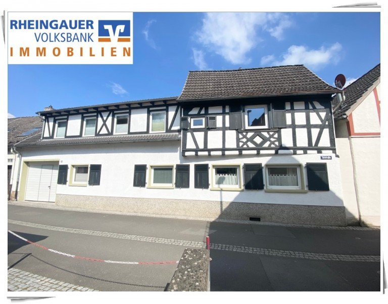Stra�enansicht Kiedrich Haus ** Kiedrich: Einfamilienhaus mit Einliegerwohnung in ruhiger Anliegerstra�e **