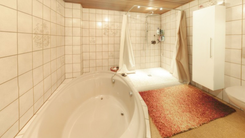 1. OG Bad Zweifamilienhaus Lorch