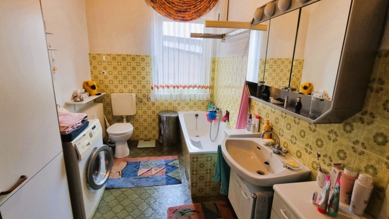 EG Bad Mehrfamilienhaus Geisenheim