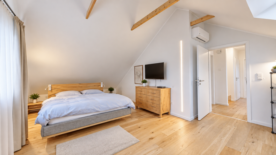 Schlafzimmer 1 Einfamilienhaus Geisenheim
