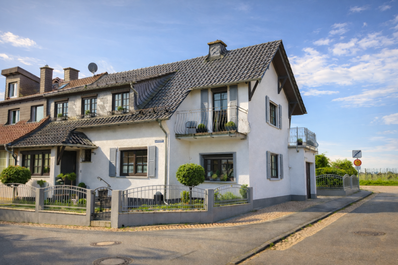 Ostansicht Doppelhaush�lfte Oestrich-Winkel