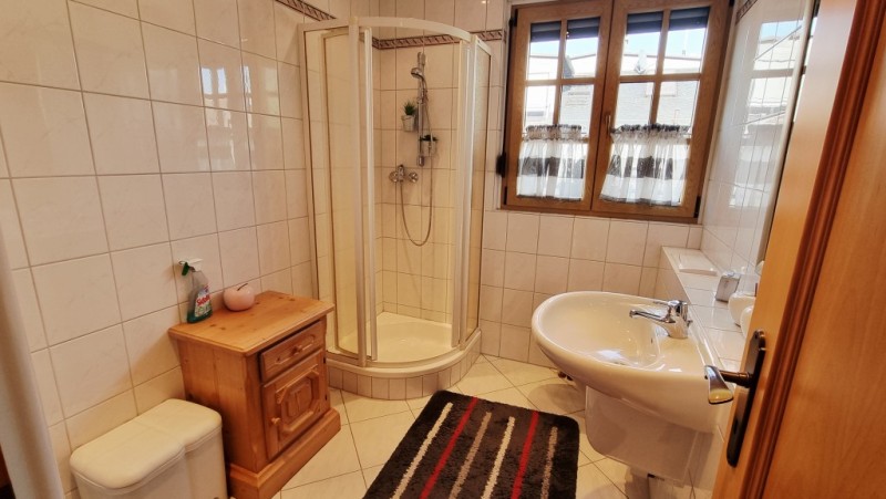 DG Badezimmer Doppelhaush�lfte Oestrich-Winkel