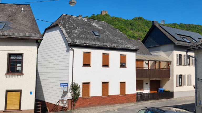 Expos� Lorch Einfamilienhaus ** Lorch - Ensemblegesch�tztes Einfamilienhaus in Stadtkern **