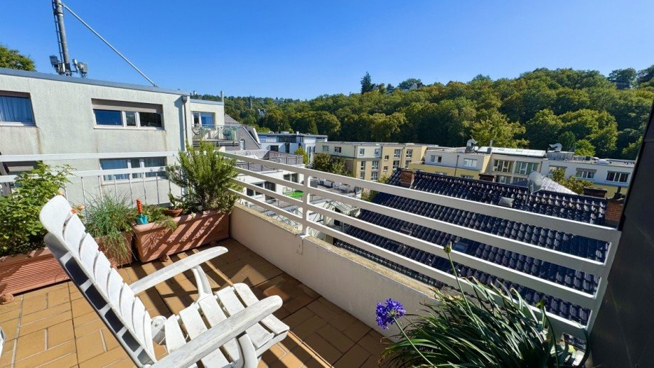 Balkon S�d-Ost Dachgeschosswohnung Wiesbaden