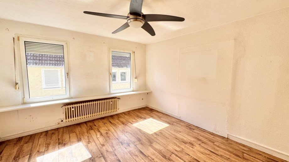OG Kinderzimmer/B�ro Zweifamilienhaus Eltville am Rhein
