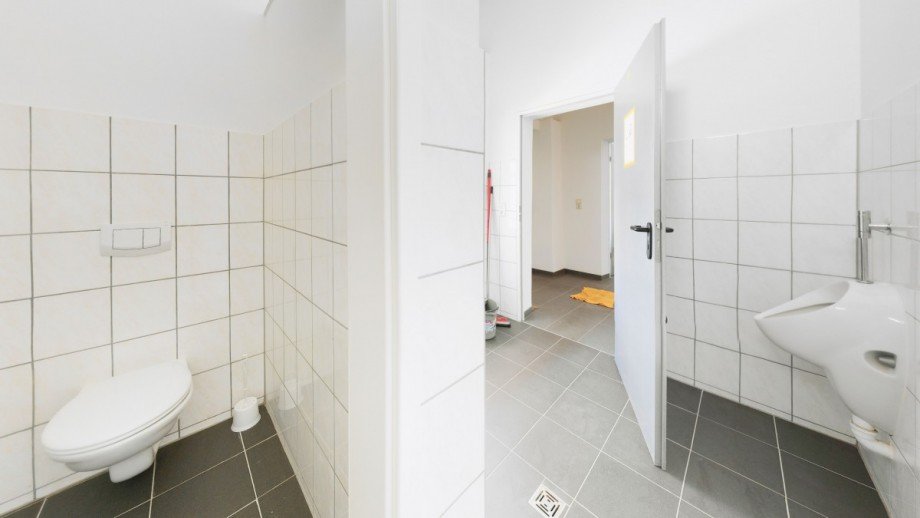 WC Halle / Lager / Produktion Oestrich-Winkel