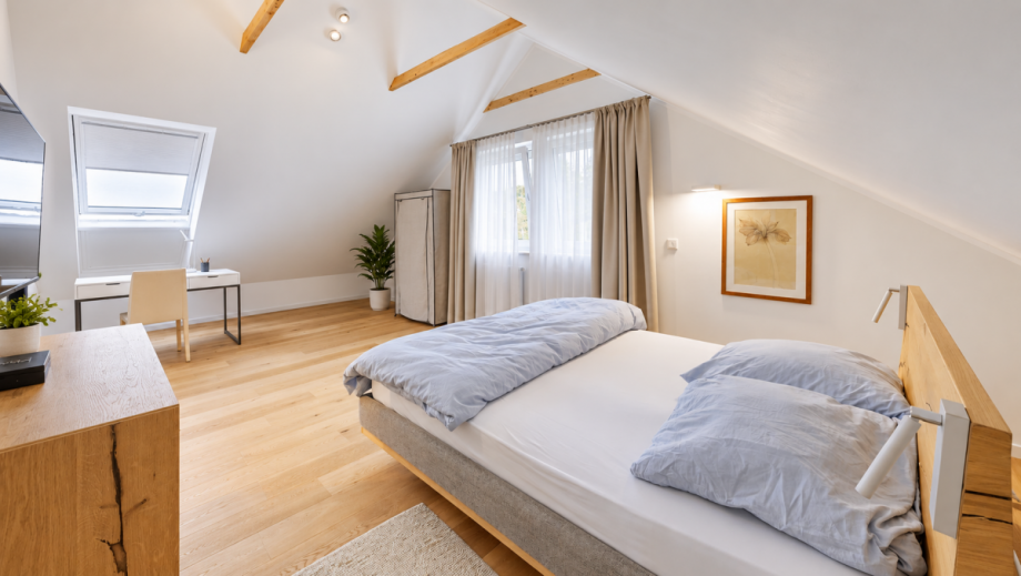 Schlafzimmer 1 Einfamilienhaus Geisenheim