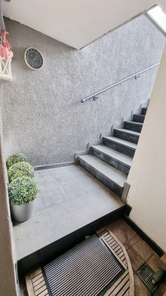 KG Treppenaufgang Garten Doppelhaush�lfte Oestrich-Winkel