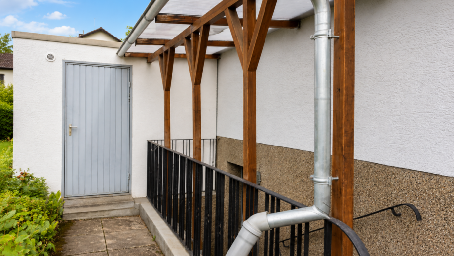 R�ckseite Garage Einfamilienhaus Oestrich-Winkel