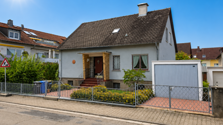 Titel Oestrich-Winkel Einfamilienhaus ** Oestrich-Winkel - Wohnen mit Charakter und vielseitigem Potenzial **