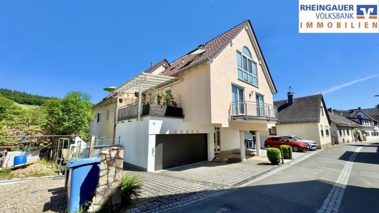 Au�enaufnahme Kiedrich Maisonettewohnung RESERVIERT! Kiedrich: Wohnen mit Ausblick - gro�z�gige Maisonettewohnung mit zwei Balkonen und einer Loggia