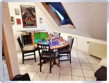 Essbereich im Wohnzimmer * Johannisberg: Gro�e 5-Raum-Wohnung im Dachgeschoss eines Dreiparteienhauses*